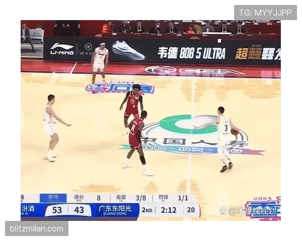 篮球规则中违体犯规的具体判定标准解析